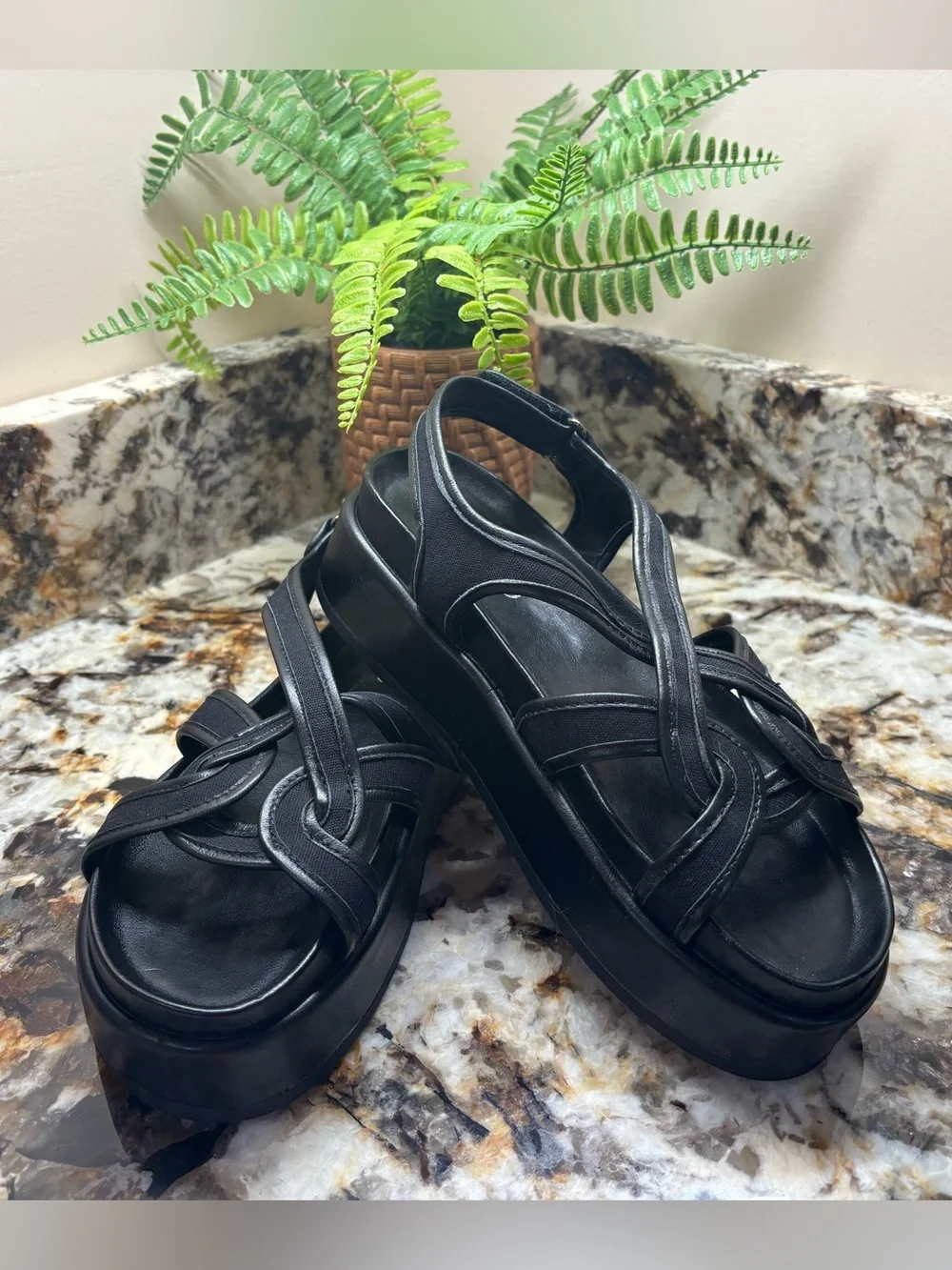 Silent D chic black